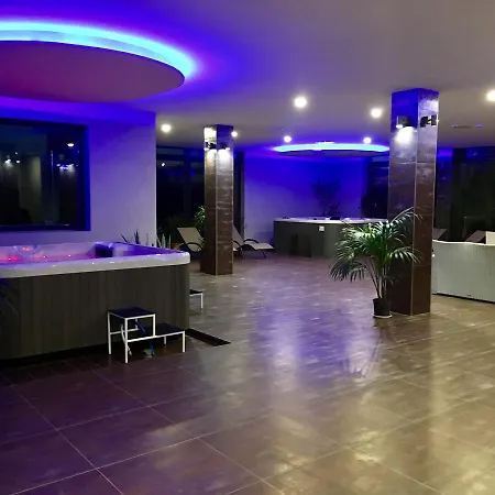 Garden Medical & 4* ديبريتْسين
