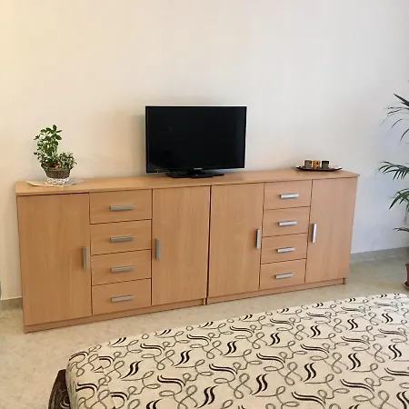 Garden Medical & فندق