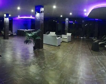 Garden Medical & 4* ديبريتْسين